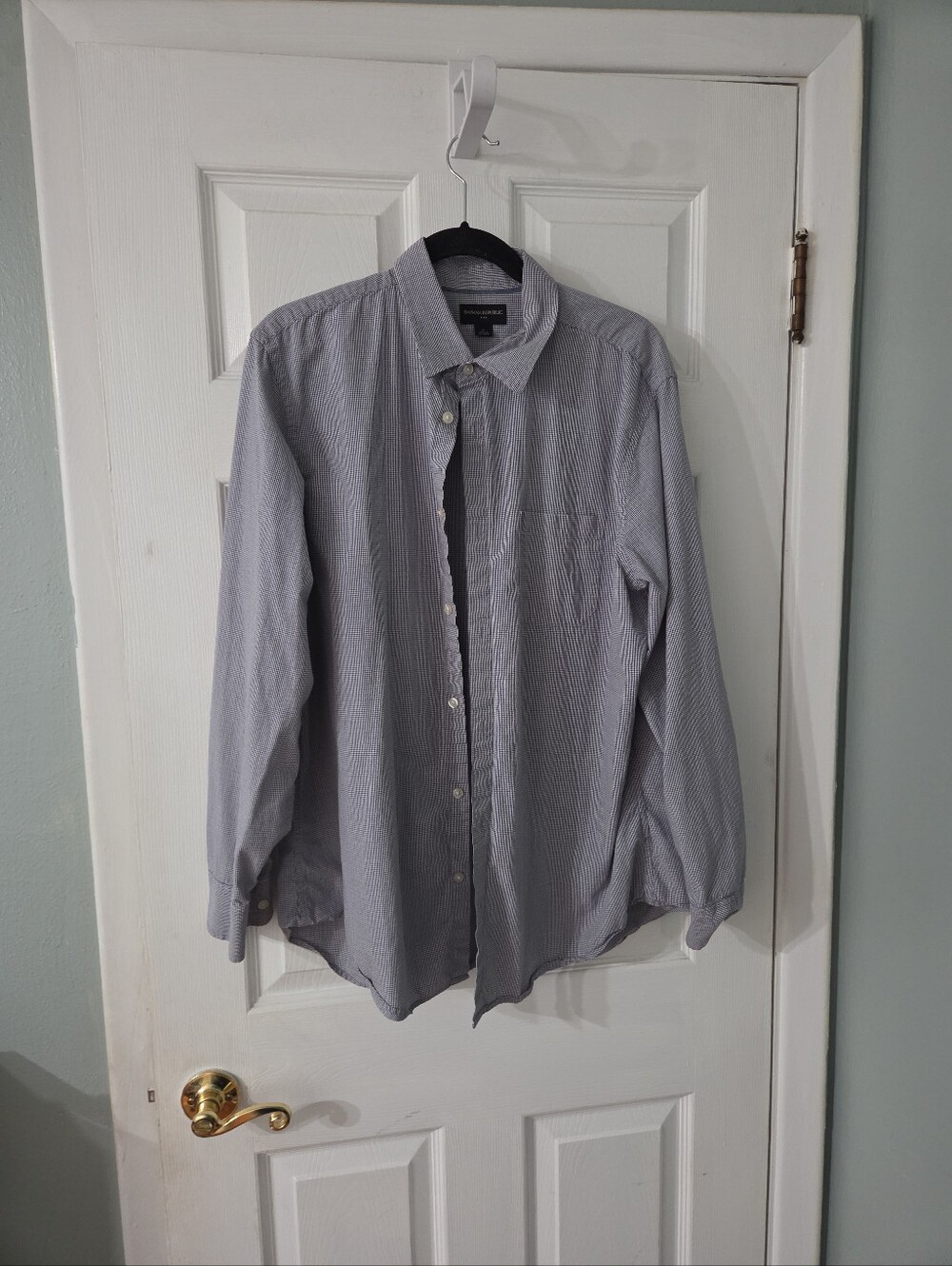 Banana Republic Men's Gray and Blue Checked Ling Sleeve Shirt. XL